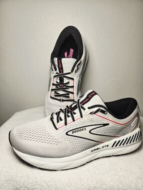 Brooks Ariel GTS 23 Women’s Size 9 Medium Chateau Grey Pink Running Shoes